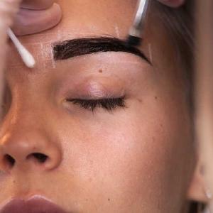 Brows tint
